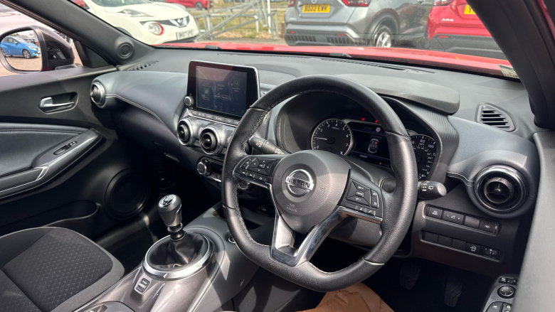 Nissan Juke 1.0 DiG-T 114 N-Connecta 5dr Petrol Hatchback